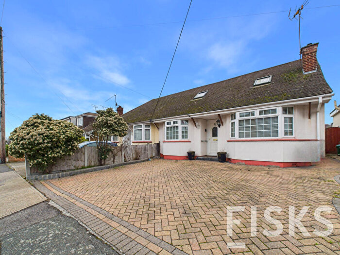 4 Bedroom Chalet For Sale In Gifford Road, Benfleet, SS7