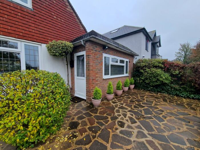 Flat To Rent In Barton Road, Luton, LU3