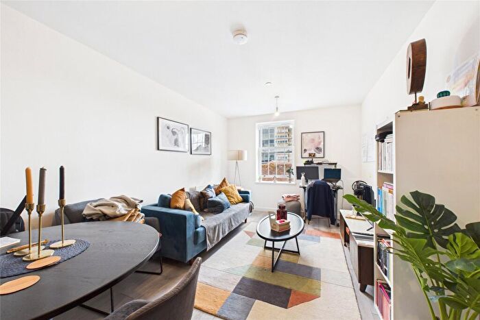 1 Bedroom Apartment To Rent In High Street, Maidenhead, Berkshire, SL6