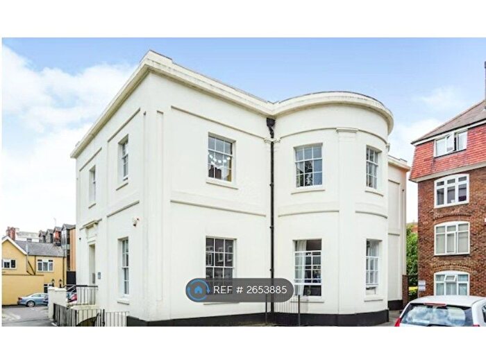 2 Bedroom Flat To Rent In Regency House, Southampton, SO15