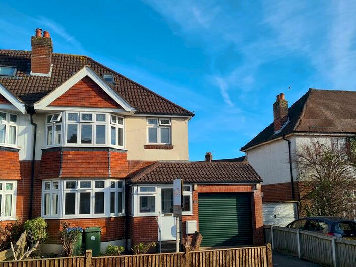 4 Bedroom Semi-Detached House To Rent In Luccombe Road, Southampton, SO15