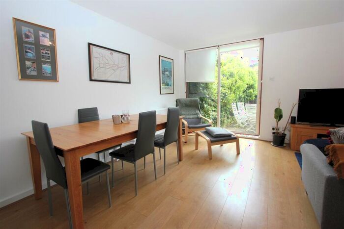 3 Bedroom Duplex To Rent In Tradewinds Court, Quay, Wapping, E1W