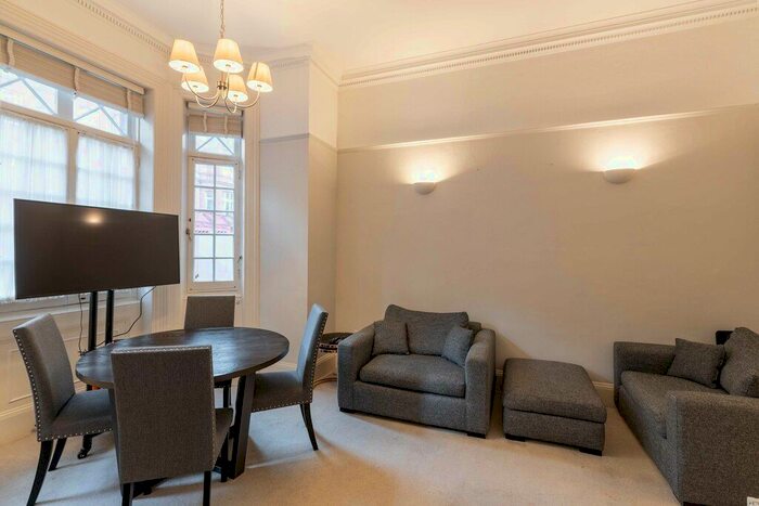 1 Bedroom Flat To Rent In Sloane Gardens, Chelsea, SW1W