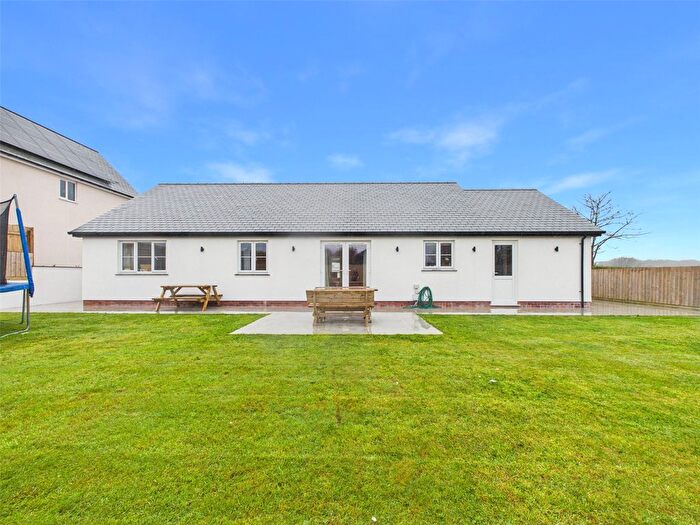3 Bedroom Bungalow For Sale In Long Park Drive, Bradworthy, Holsworthy, EX22