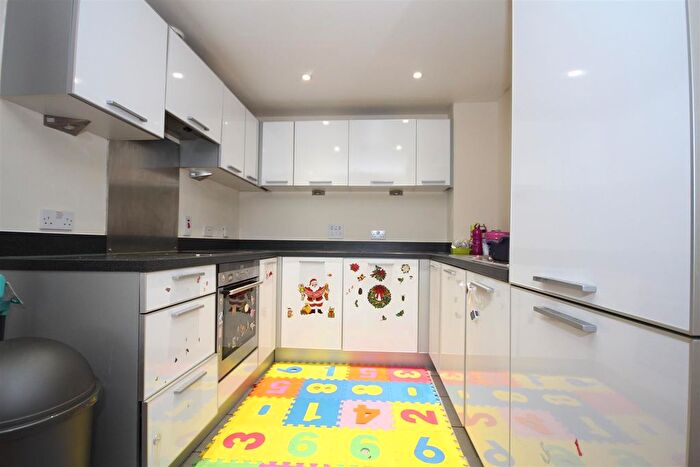 1 Bedroom Detached House To Rent In Azure Houseagate Close, London, NW10