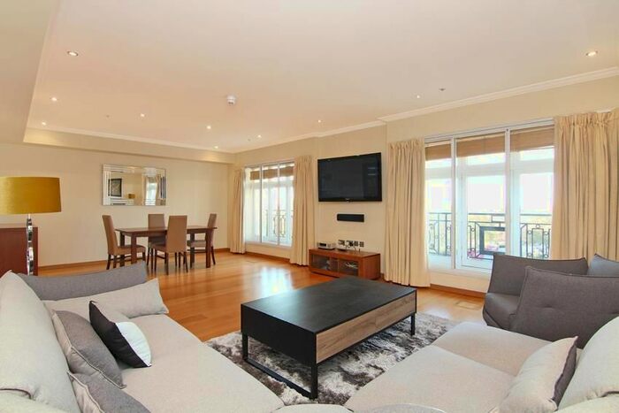 2 Bedroom Flat To Rent In North Row, Mayfair, W1K