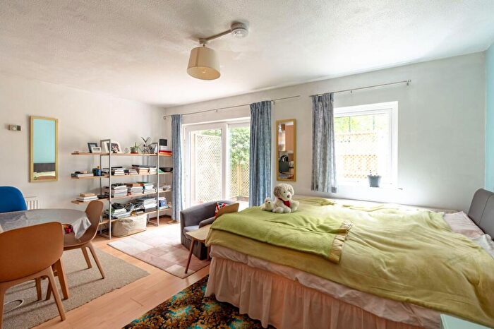 Studio For Sale In King Street, Guy Court King Street, OX2