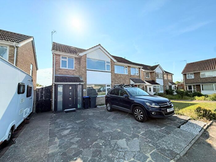 4 Bedroom End Of Terrace House To Rent In The Lawns, Sompting, BN15
