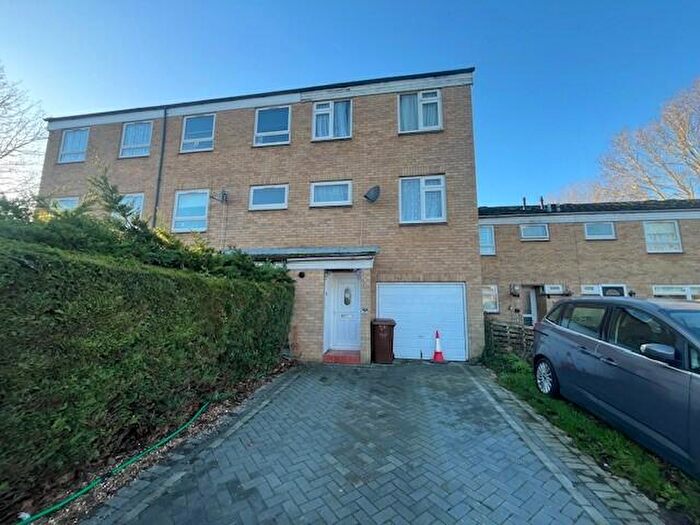 4 Bedroom Terraced House To Rent In Kingston Crescent, Chatham, ME5