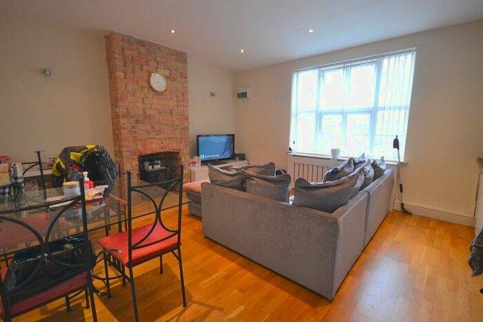 1 Bedroom Flat To Rent In College Street, Northampton, NN1