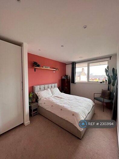 2 Bedroom Flat To Rent In Danson Mews, London, SE17