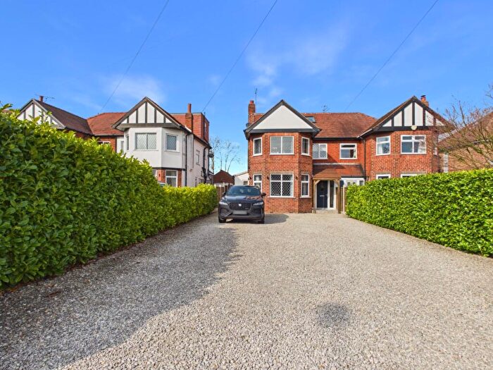 4 Bedroom Semi Detached House For Sale In Carr Lane, Willerby, Hull, East Riding Of Yorkshire, HU10