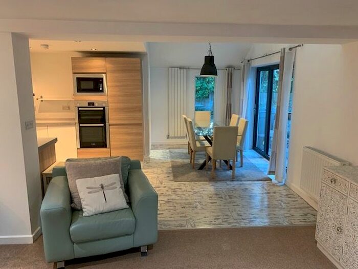 3 Bedroom Semi-Detached House To Rent In Pendwyallt Road, Cardiff, CF14