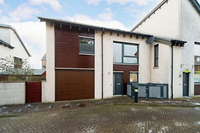 3 Bedroom Town House For Sale In Nicholson Court, Cupar, KY15