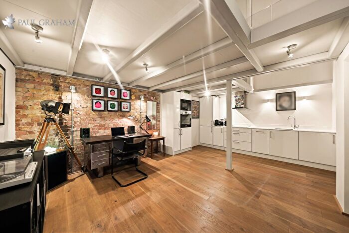 1 Bedroom Flat For Sale In Woodcote Road, Wallington, SM6