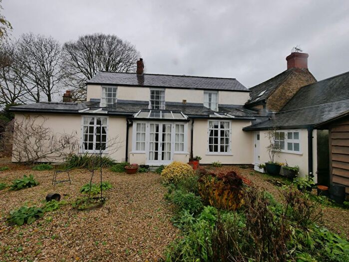 3 Bedroom Semi-Detached House To Rent In Sherborne Street, Lechlade, GL7