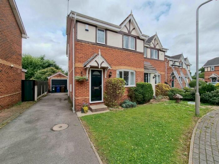 3 Bedroom Semi-Detached House To Rent In Far Lawns, Carlton, Barnsley, S71