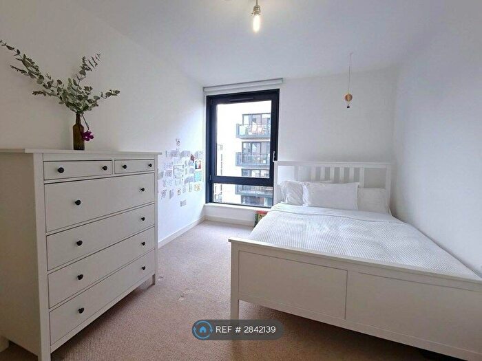 2 Bedroom Flat To Rent In Cadmium Square, London, E2
