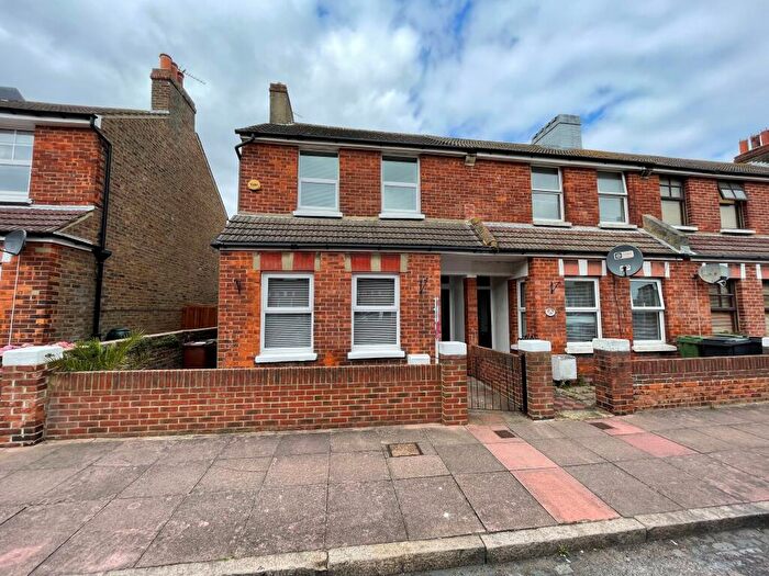 2 Bedroom Terraced House To Rent In Bexhill Road, BN22