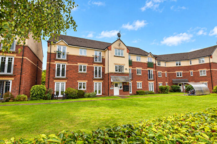 2 Bedroom Apartment For Sale In Prestwood Close, Davyhulme, Manchester, M41