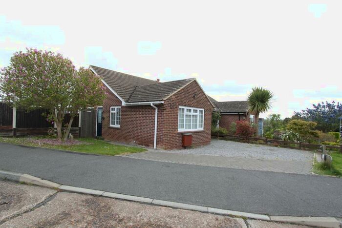 3 Bedroom Bungalow To Rent In Evenhill Road, Littlebourne, CT3