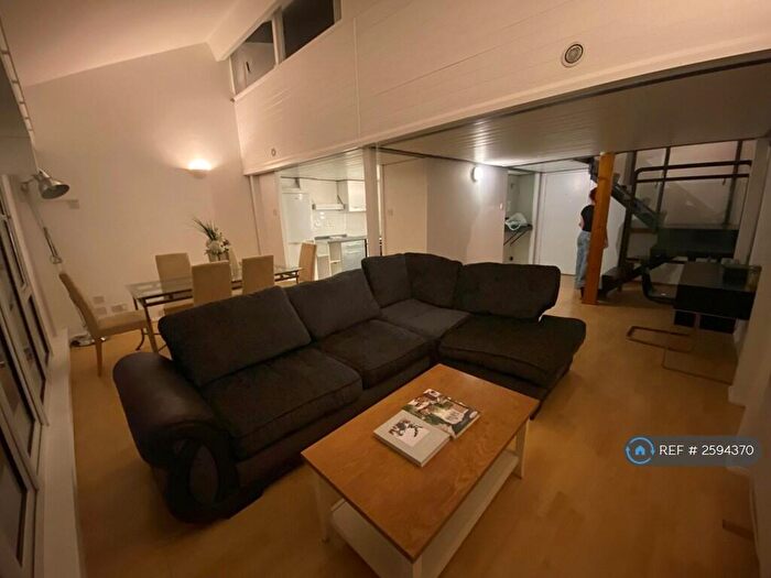 2 Bedroom Flat To Rent In Fairfield Road, London, E3