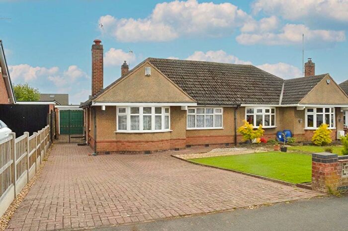 2 Bedroom Semi-Detached Bungalow For Sale In Dorset Avenue, South Wigston, Leicester, LE18