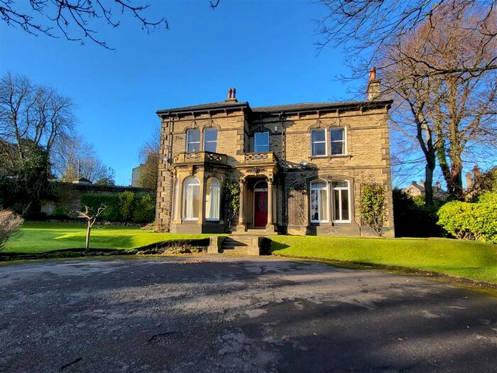 2 Bedroom Flat To Rent In Manor Royd, Heath Gardens, Halifax HX3