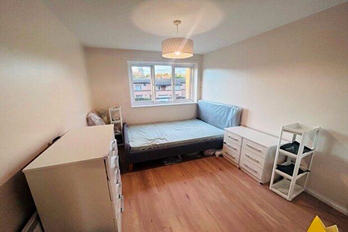 2 Bedroom Flat To Rent In Boycott Avenue, Milton Keynes, MK6