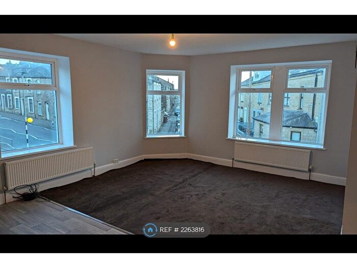 3 Bedroom Flat To Rent In Cooper Street, Nelson, BB9