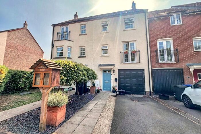 3 Bedroom Terraced House For Sale In Harnham, SP2