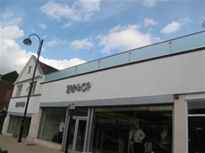 2 Bedroom Flat To Rent In High Road, Loughton, IG10