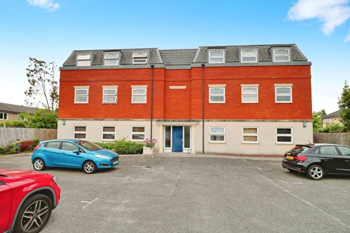 2 Bedroom Flat To Rent In Saffron Drive, Wickford, SS11