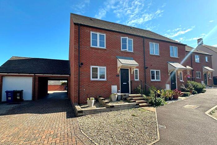 4 Bedroom Terraced House For Sale In Golby Road, Bloxham, OX15