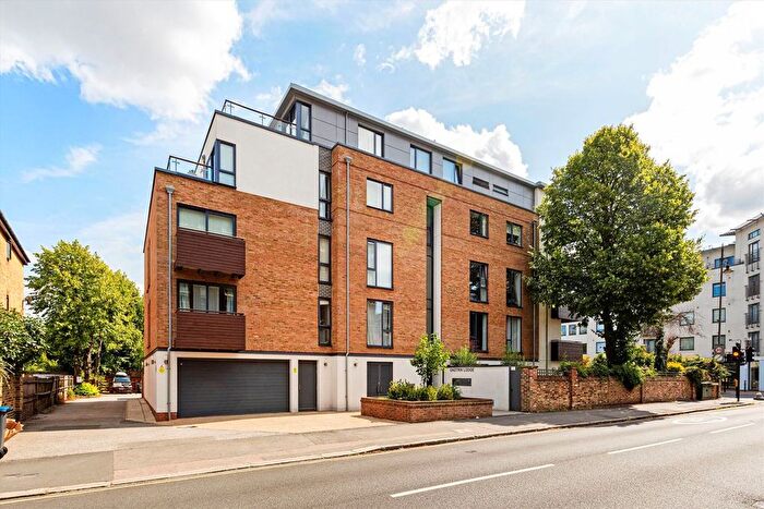 2 Bedroom Flat To Rent In Trinity Road, Wimbledon, SW19