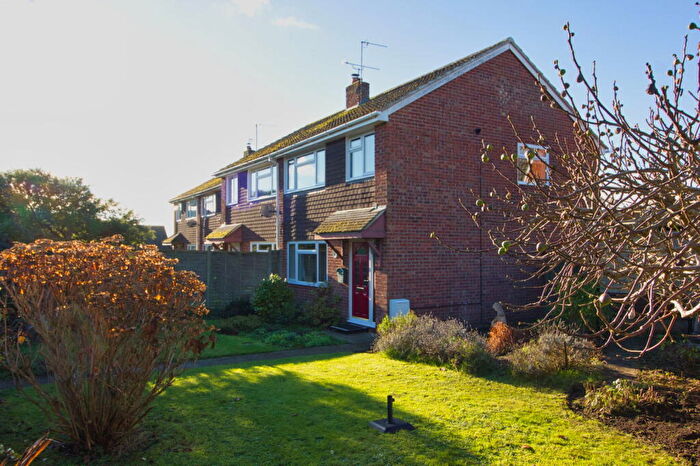 3 Bedroom Semi-Detached House For Sale In Drakes Avenue, Devizes, Wiltshire, SN10