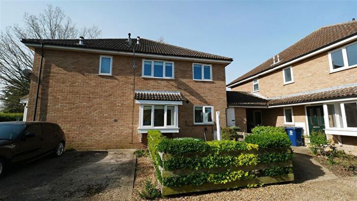 2 Bedroom Property To Rent In Orwell Close, St Ives, PE27