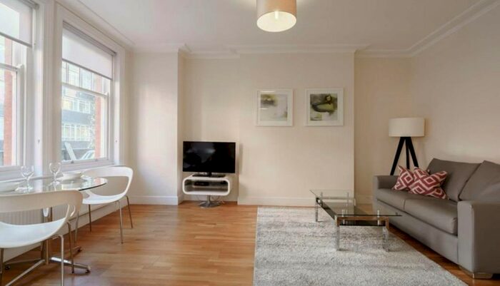 1 Bedroom Flat To Rent In Hamlet Gardens, Ravenscourt Park, London, W6