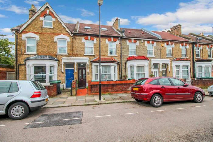 6 Bedroom Terraced House To Rent In Cheshire Road, London, N22