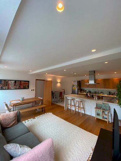 3 Bedroom Flat To Rent In Shelford Place, London, N16