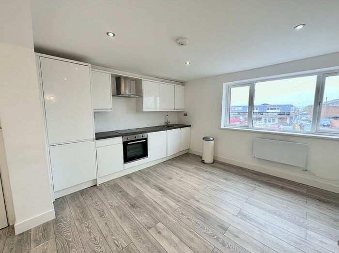 2 Bedroom Flat To Rent In Stratton Road, Swindon, SN1