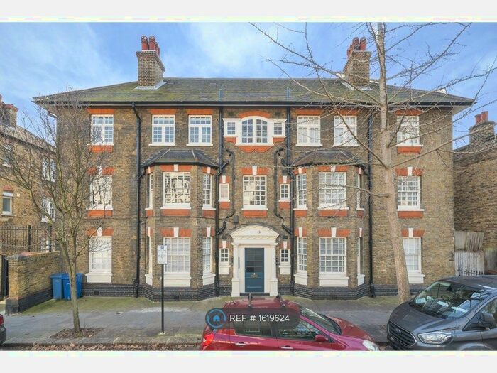 2 Bedroom Flat To Rent In Liverpool Grove, London, SE17