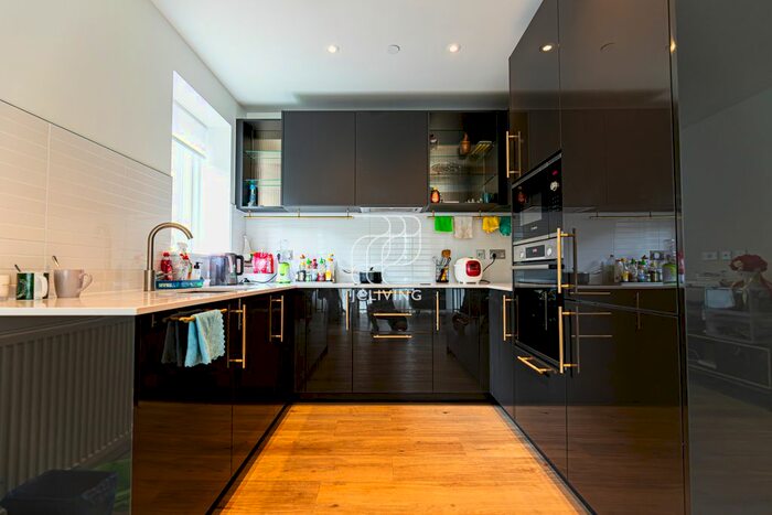 2 Bedroom Flat To Rent In Blenheim Mansions, London, N8