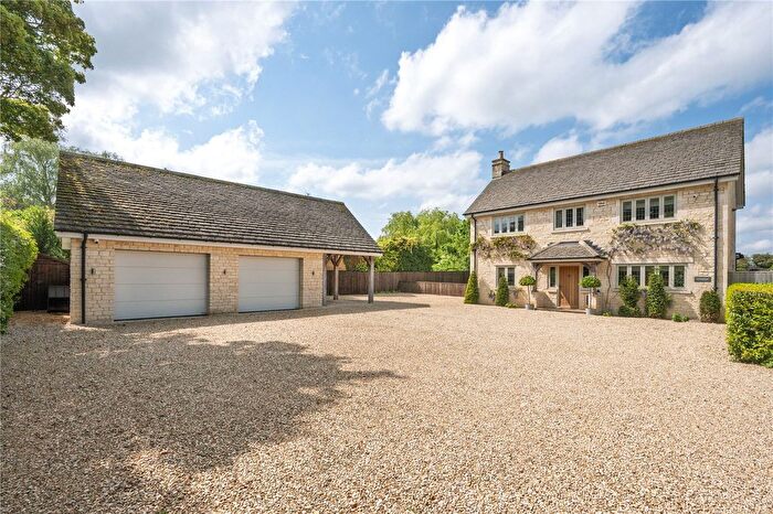 3 Bedroom Detached House For Sale In Springfield Lane, Broadway, Worcestershire, WR12