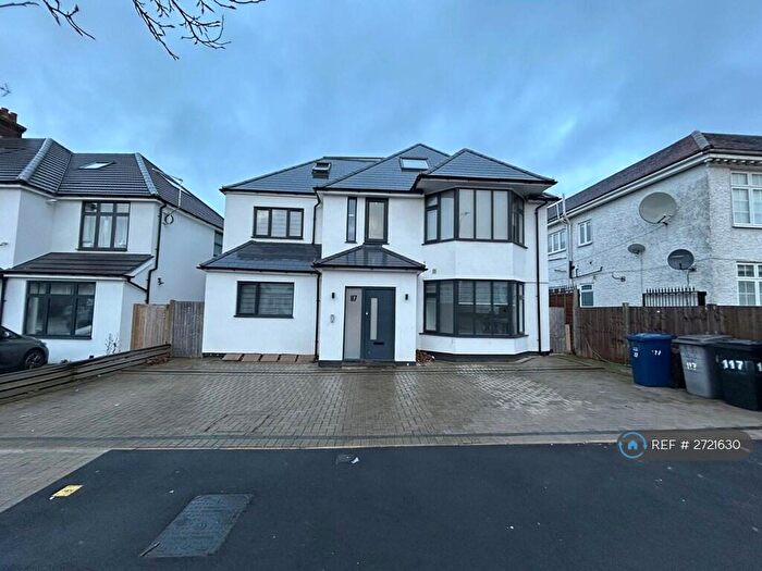 2 Bedroom Flat To Rent In Station Road, London, NW4