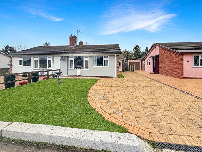 3 Bedroom Semi-Detached Bungalow For Sale In Leys Road, Wivenhoe, Colchester, CO7