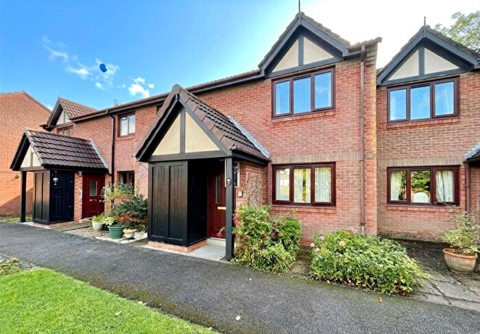 2 Bedroom Flat For Sale In Brook Croft, Ingol, Preston, Lancashire, PR2
