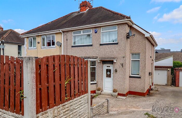 3 Bedroom Semi-Detached House To Rent In Smalldale Road, Frecheville, S12