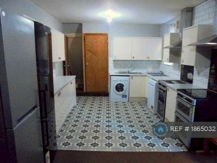 9 Bedroom Terraced House To Rent In Mauldeth Road, Manchester, M20