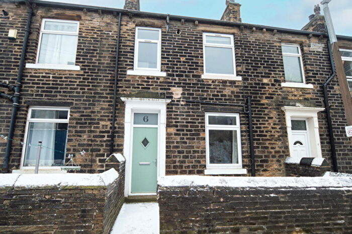 2 Bedroom Terraced House To Rent In Eldon Street, Halifax, HX3